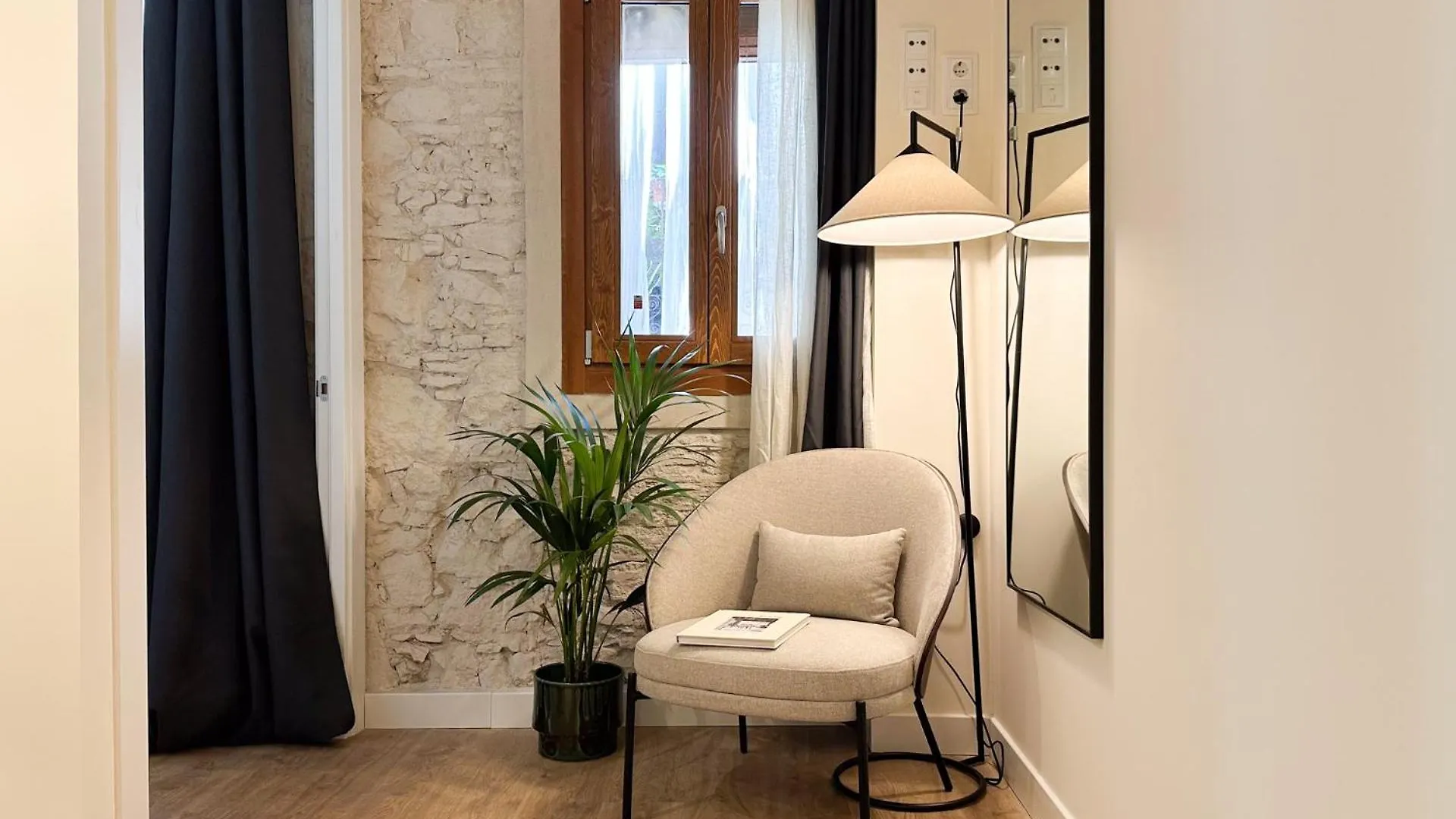 Oasis Apartments & Studios Old Town Center バルセロナ 0*,  スペイン