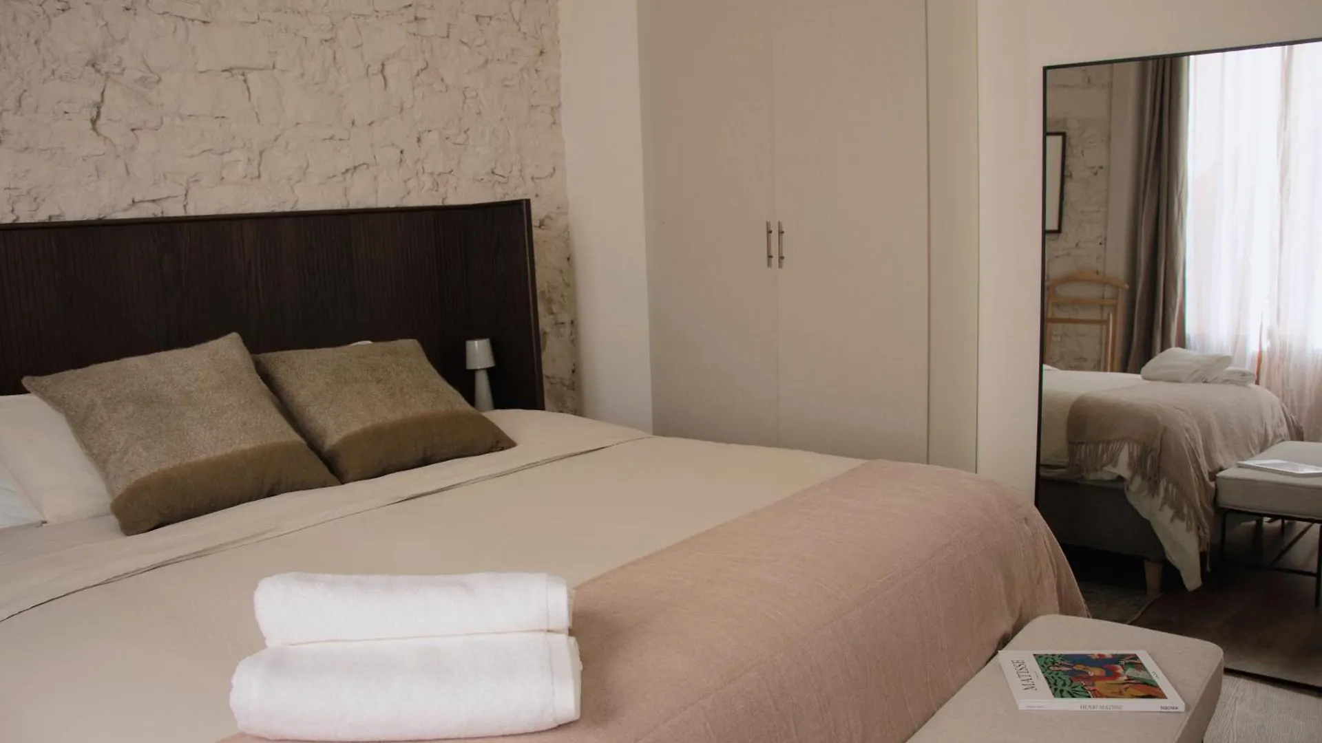 Oasis Apartments & Studios Old Town Center バルセロナ スペイン